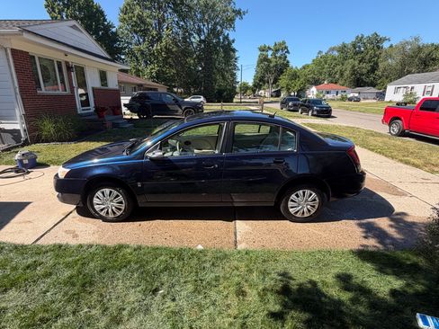 Used 2007 Saturn ION Level 2 FWD image 2