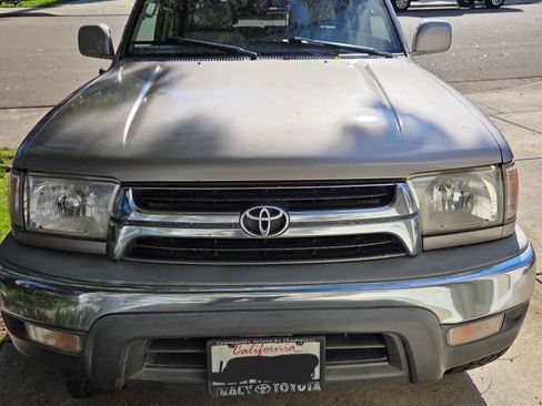 Used 2001 Toyota 4Runner SR5 image 9