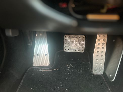 Used 2011 Maserati GranTurismo Convertible image 22