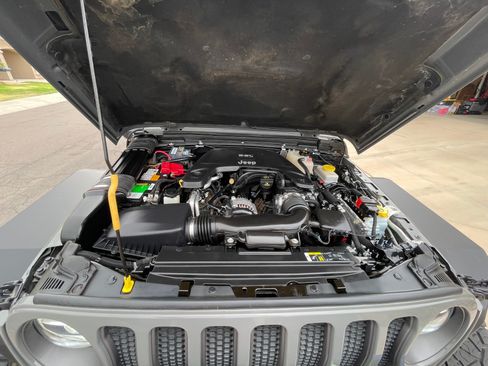 Used 2019 Jeep Wrangler Unlimited Rubicon w/ Dual Top Group image 12