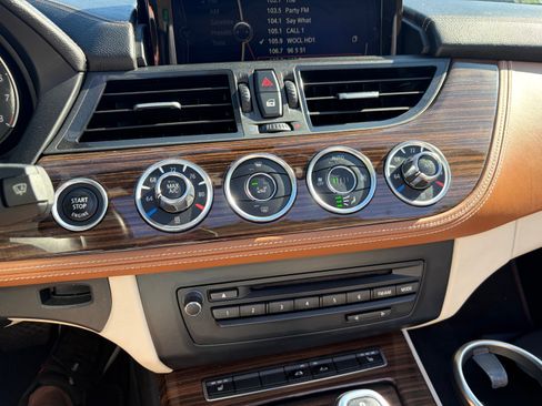 Used 2016 BMW Z4 sDrive28i image 11