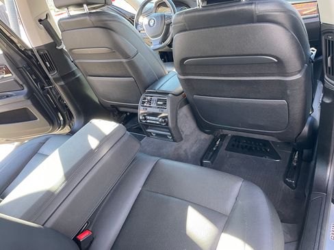 Used 2015 BMW 740i image 11