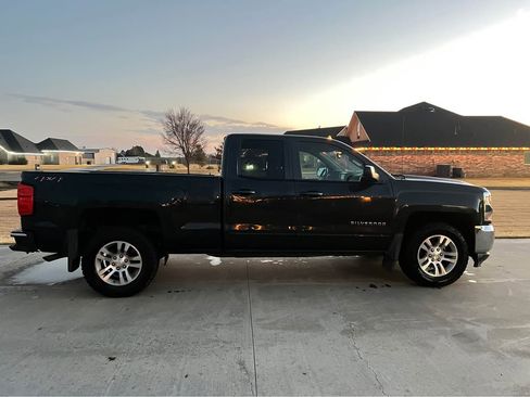 Used 2018 Chevrolet Silverado 1500 LT w/ All Star Edition image 2