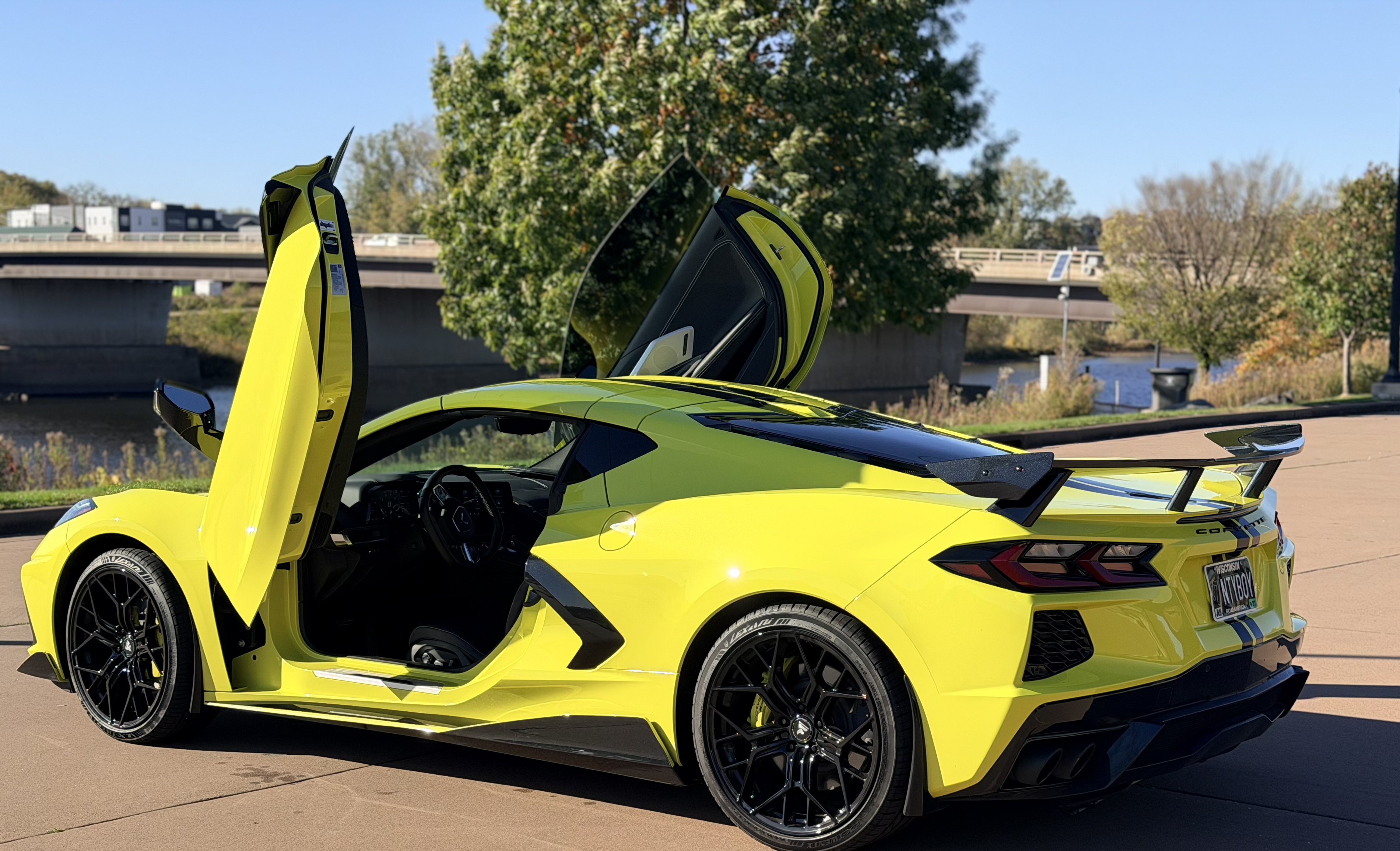 Used 2022 Chevrolet Corvette Stingray Preferred Cpe w/ Z51 Performance Package RWD image 8