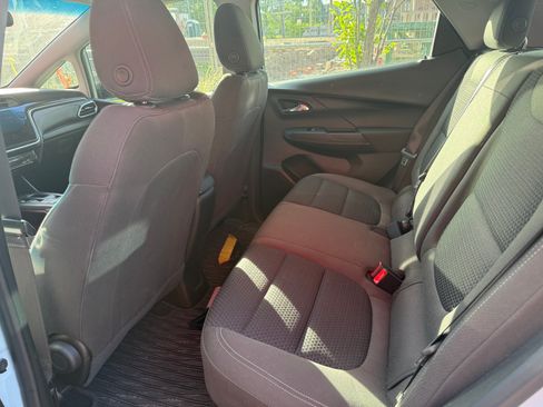 Used 2023 Chevrolet Bolt LT FWD image 6