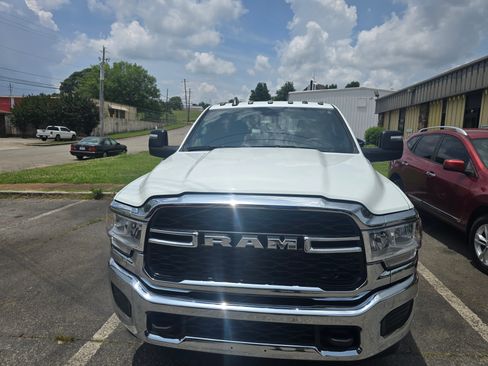 Used 2024 RAM 3500 Tradesman w/ Chrome Appearance Group image 2