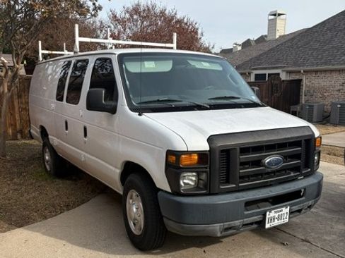 Used 2010 Ford E-250 and Econoline 250 Extended image 1