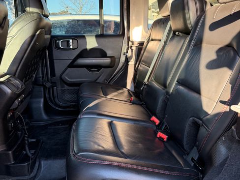 Used 2018 Jeep Wrangler Unlimited Rubicon image 11