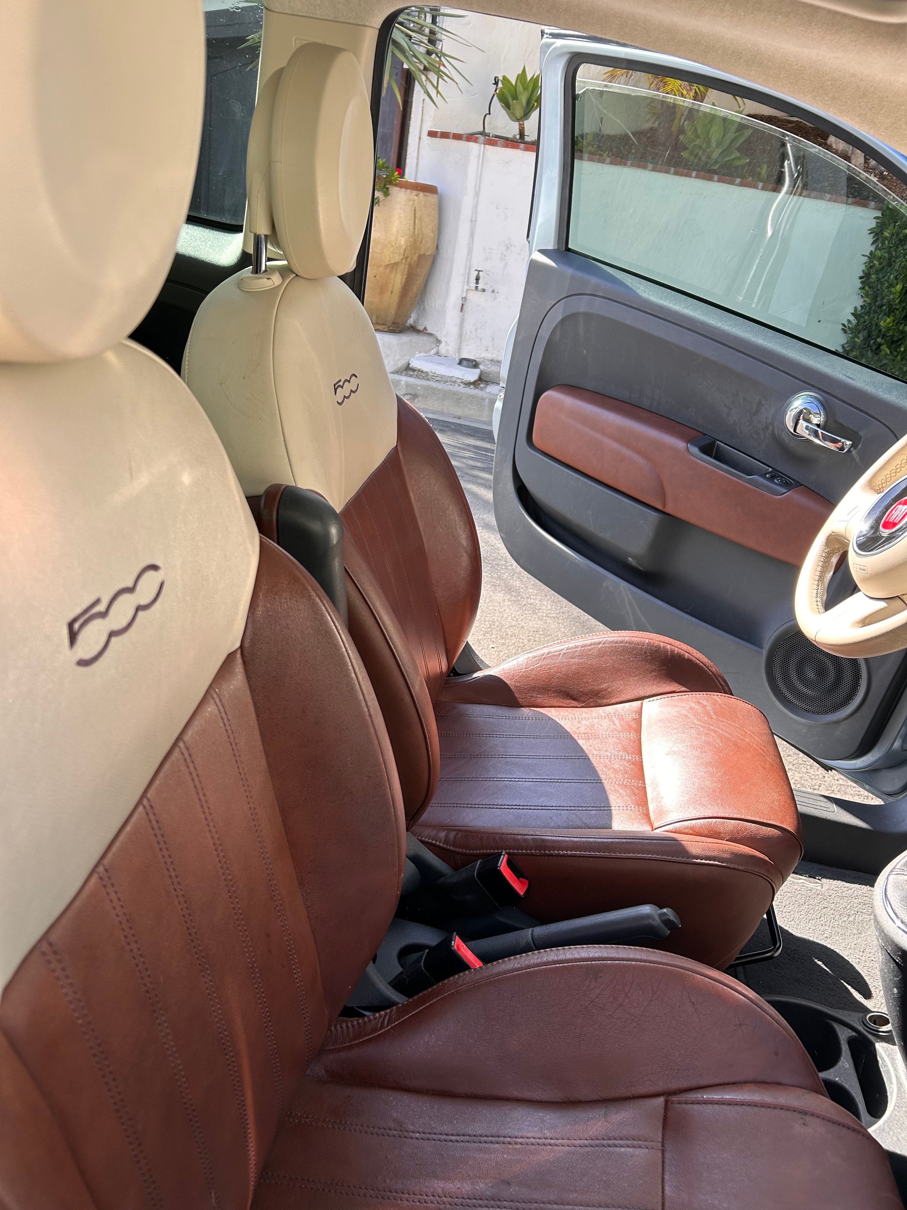 Used 2013 FIAT 500 Lounge w/ Luxury Leather Pkg FWD image 8