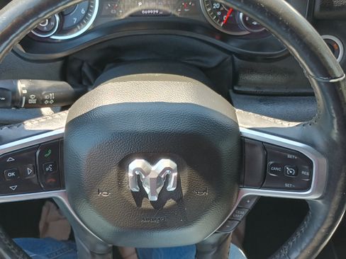 Used 2019 RAM 1500 Big Horn AWD/4WD image 13