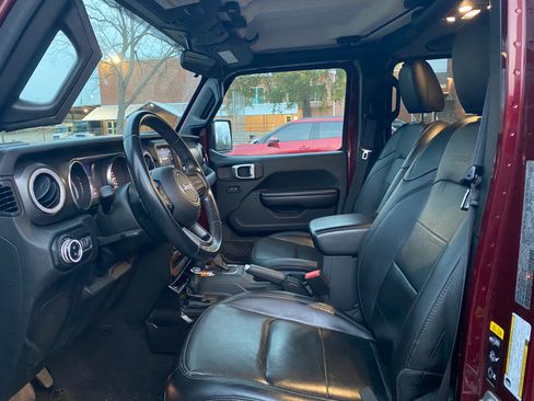 Used 2021 Jeep Gladiator Sport image 24