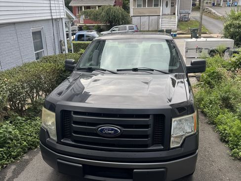 Used 2010 Ford F150 XL RWD image 4
