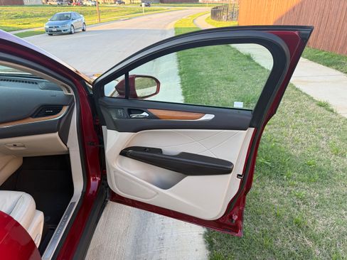 Used 2017 Lincoln MKC Select w/ Select Plus Package image 10