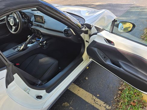 Used 2016 MAZDA MX-5 Miata Club image 6