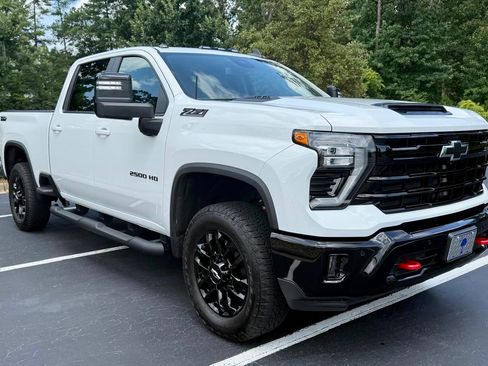 Used 2025 Chevrolet Silverado 2500 LT w/ Trail Boss Package AWD/4WD image 2