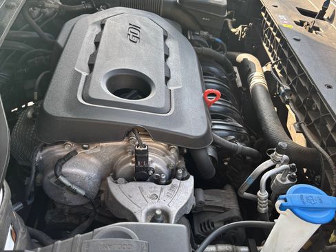 Used 2019 Hyundai Santa Fe FWD image 16