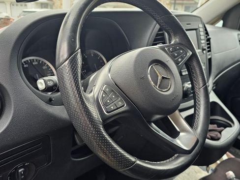 Used 2019 Mercedes-Benz Metris Passenger image 11