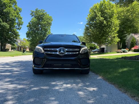 Used 2017 Mercedes-Benz GLS 550 4MATIC image 4