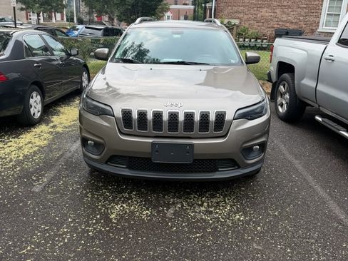Used 2020 Jeep Cherokee Latitude Plus AWD/4WD image 10