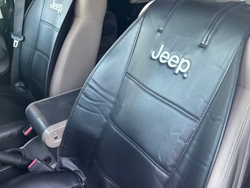 Used 2007 Jeep Wrangler Unlimited X image 12