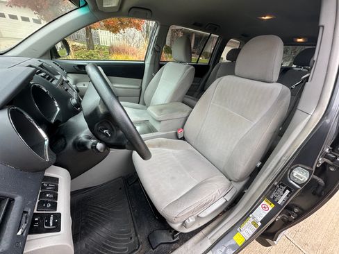 Used 2013 Toyota Highlander FWD image 5