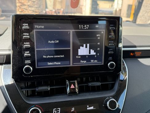 Used 2020 Toyota Corolla LE FWD image 11
