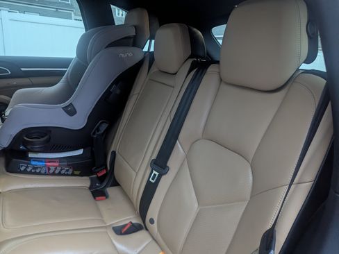 Used 2016 Porsche Cayenne image 14