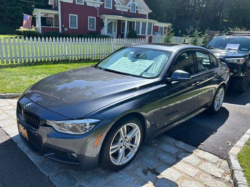 Used 2016 BMW 340i xDrive Sedan AWD/4WD image 4