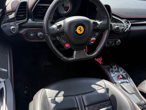 Used 2011 Ferrari 458 Italia Coupe RWD image 28