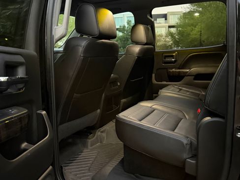 Used 2016 GMC Sierra 2500 Denali w/ Duramax Plus Package AWD/4WD image 17