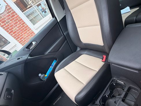 Used 2017 Volkswagen Tiguan Wolfsburg Edition AWD/4WD image 11