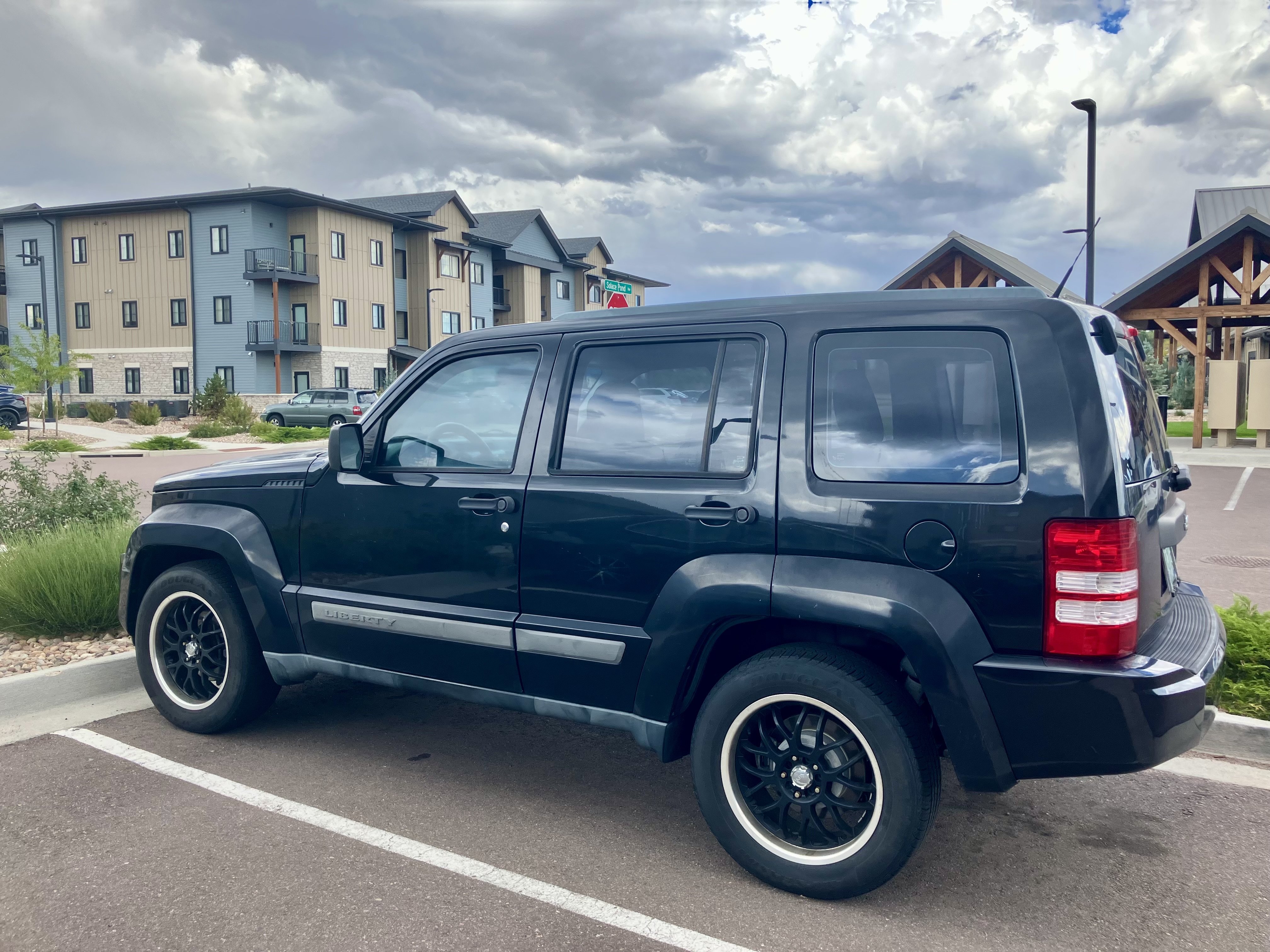 Used 2011 Jeep Liberty Sport RWD image 4