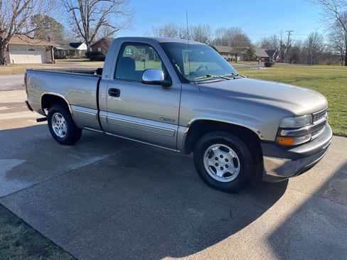 Used 2001 Chevrolet Silverado 1500 LS image 8