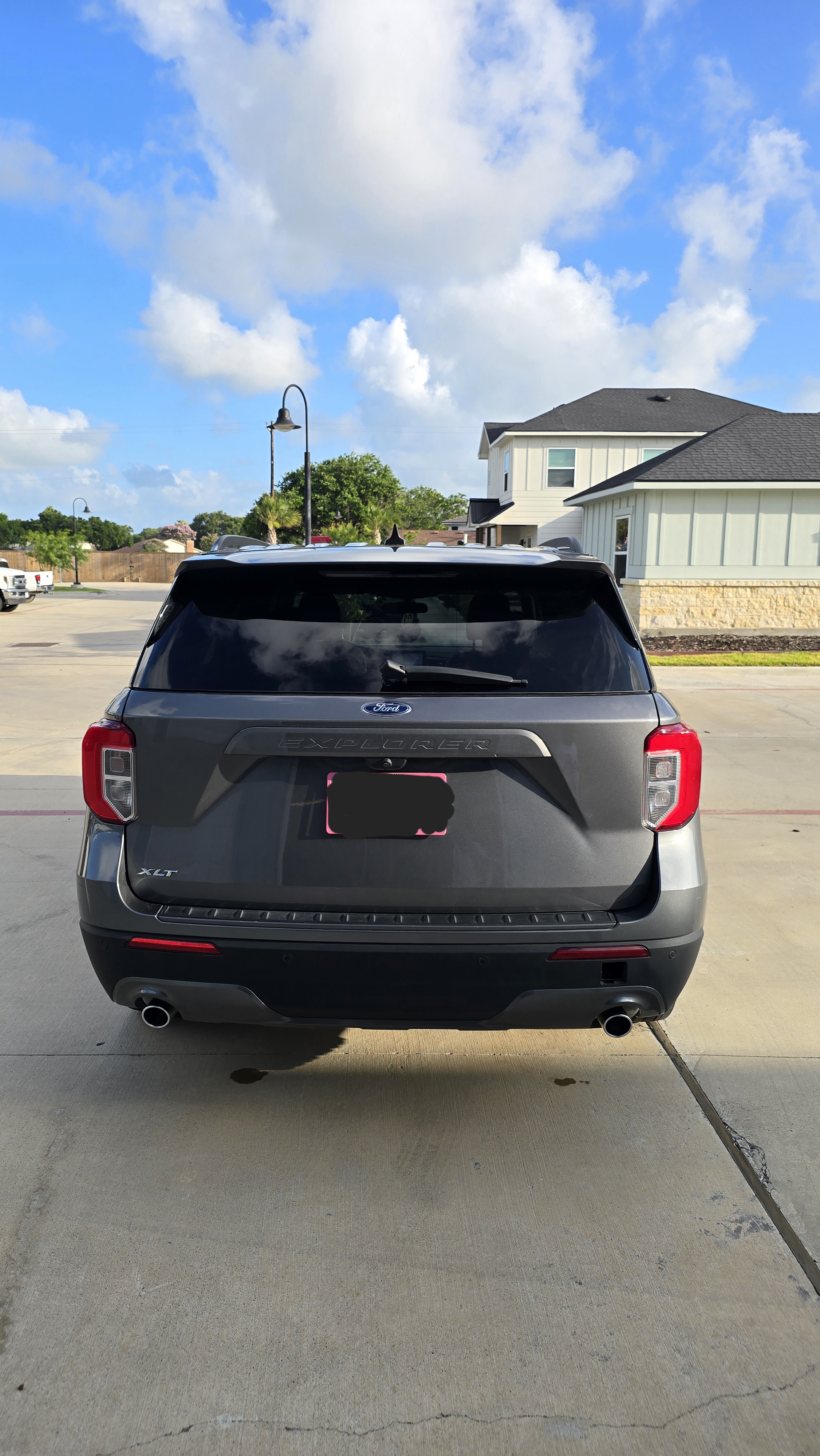 Used 2023 Ford Explorer XLT w/ Equipment Group 202A RWD image 9