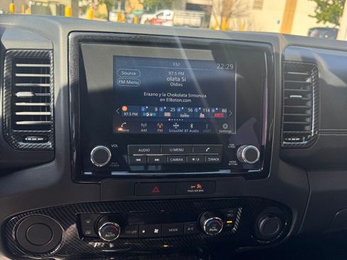 Used 2022 Nissan Frontier SV image 13