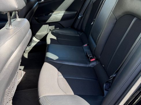 Used 2019 Kia Optima S image 10