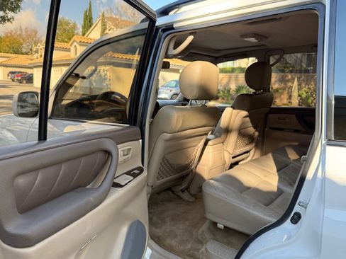 Used 2000 Toyota Land Cruiser Sport Utility 4D image 12
