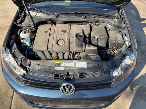 Used 2013 Volkswagen Golf 2-Door FWD image 4
