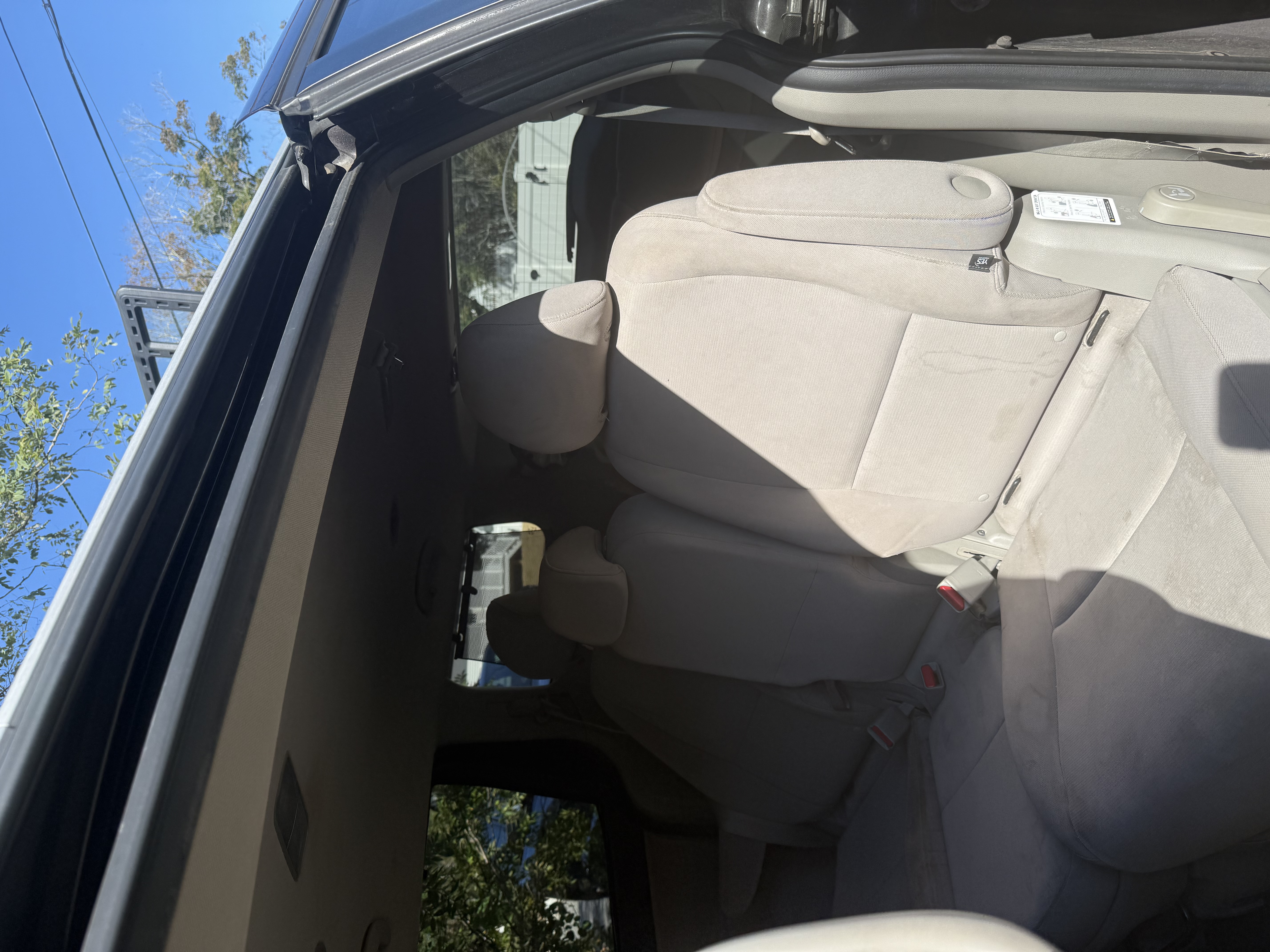 Used 2015 Kia Sedona LX w/ LX Convenience Package FWD image 8