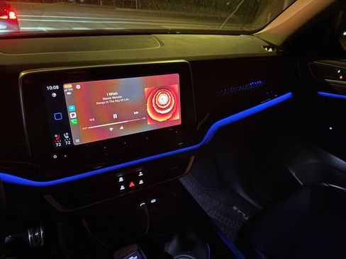 Used 2025 Volkswagen Atlas SEL Premium R-Line image 11