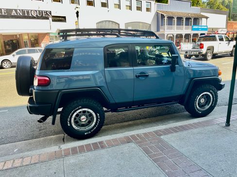 Used 2014 Toyota FJ Cruiser 4WD w/ Trail Teams Ultimate Edition image 4