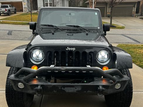 Used 2015 Jeep Wrangler Unlimited Sahara w/ Dual Top Group image 13