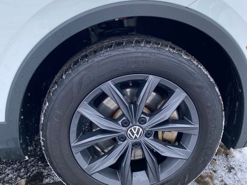 Used 2022 Volkswagen Tiguan SE image 8