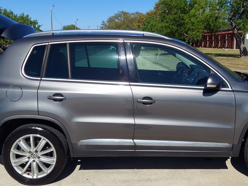 Used 2014 Volkswagen Tiguan SE image 21