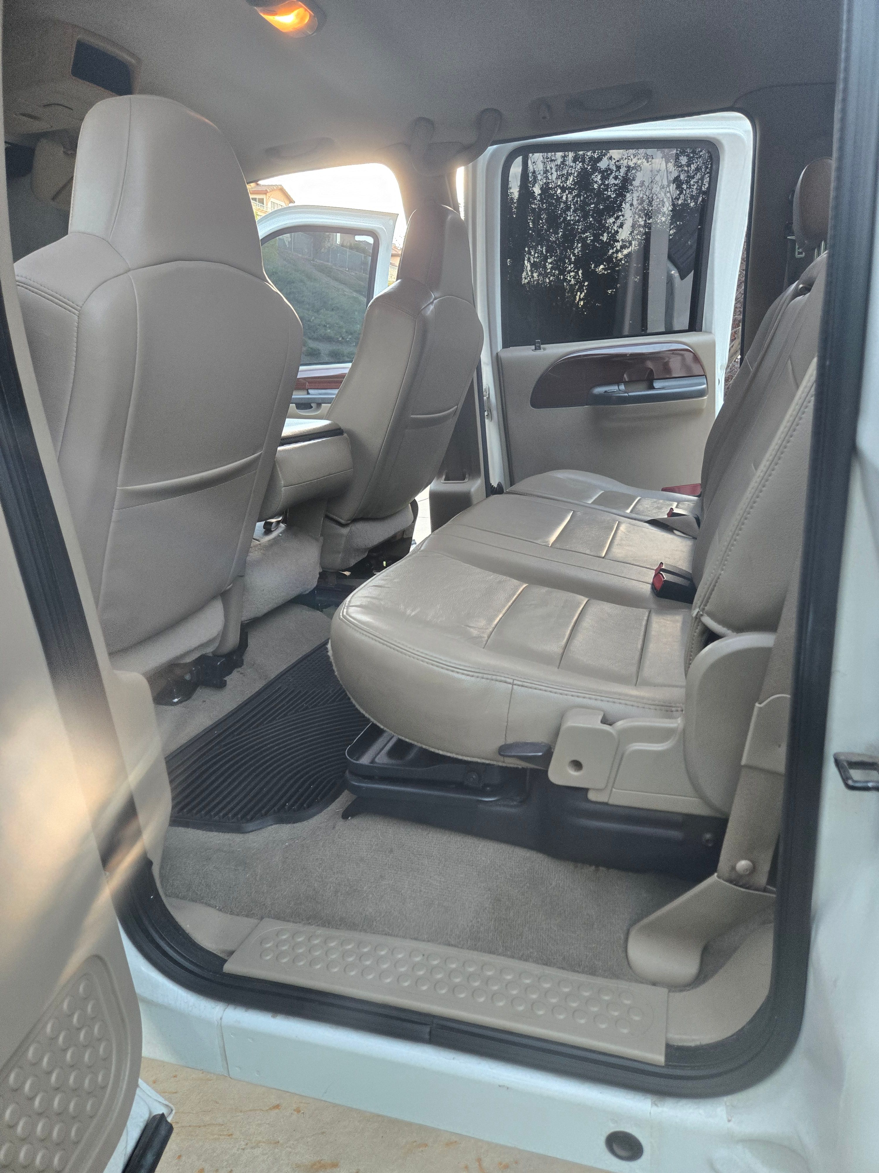 Used 2005 Ford F350 Lariat AWD/4WD image 8