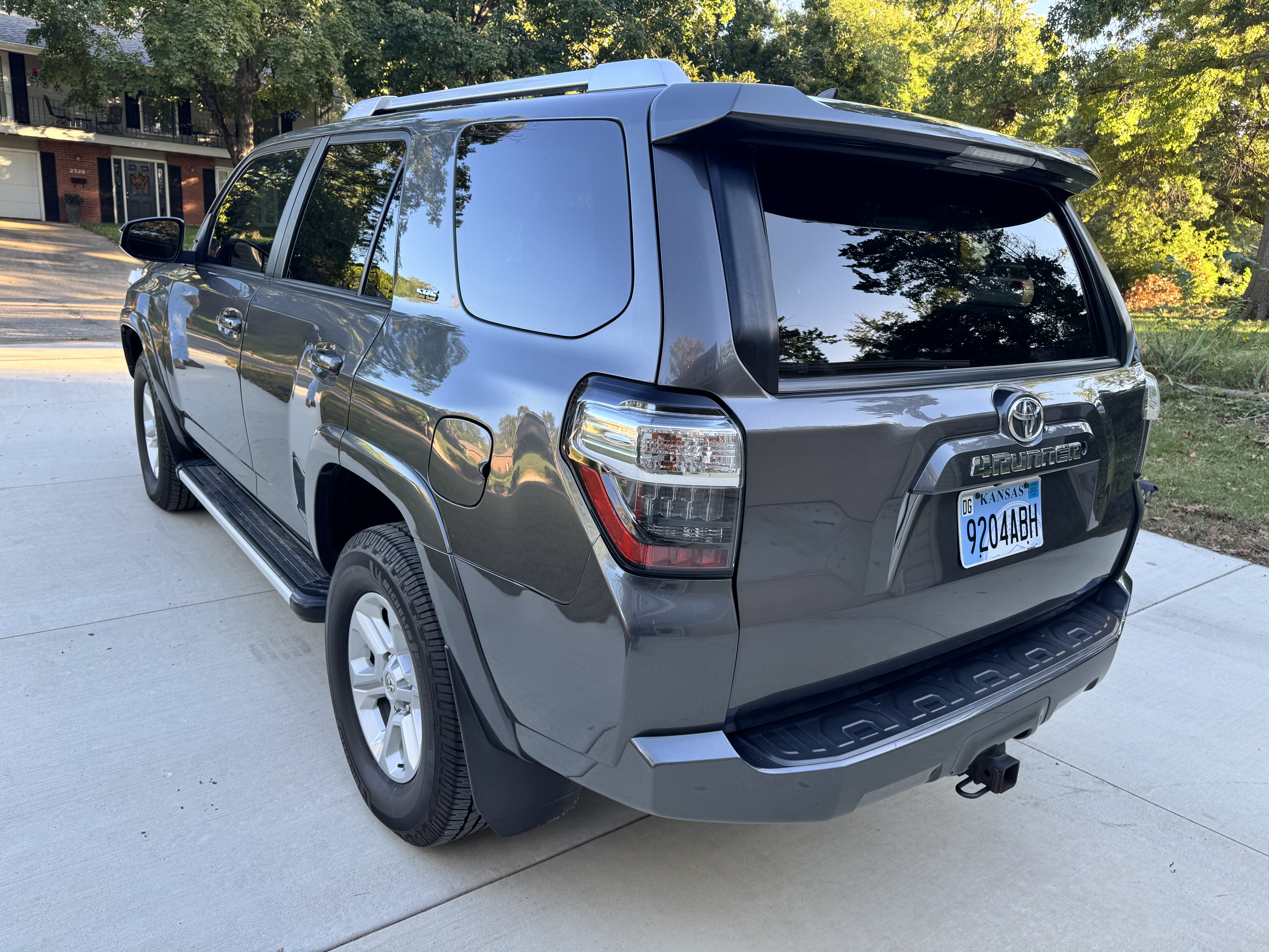 Used 2015 Toyota 4Runner SR5 AWD/4WD image 6