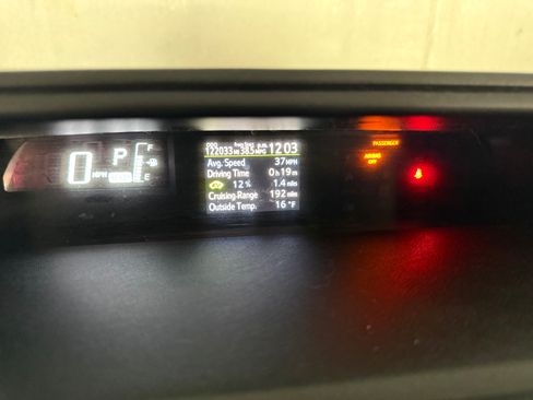 Used 2015 Toyota Prius C Four image 8