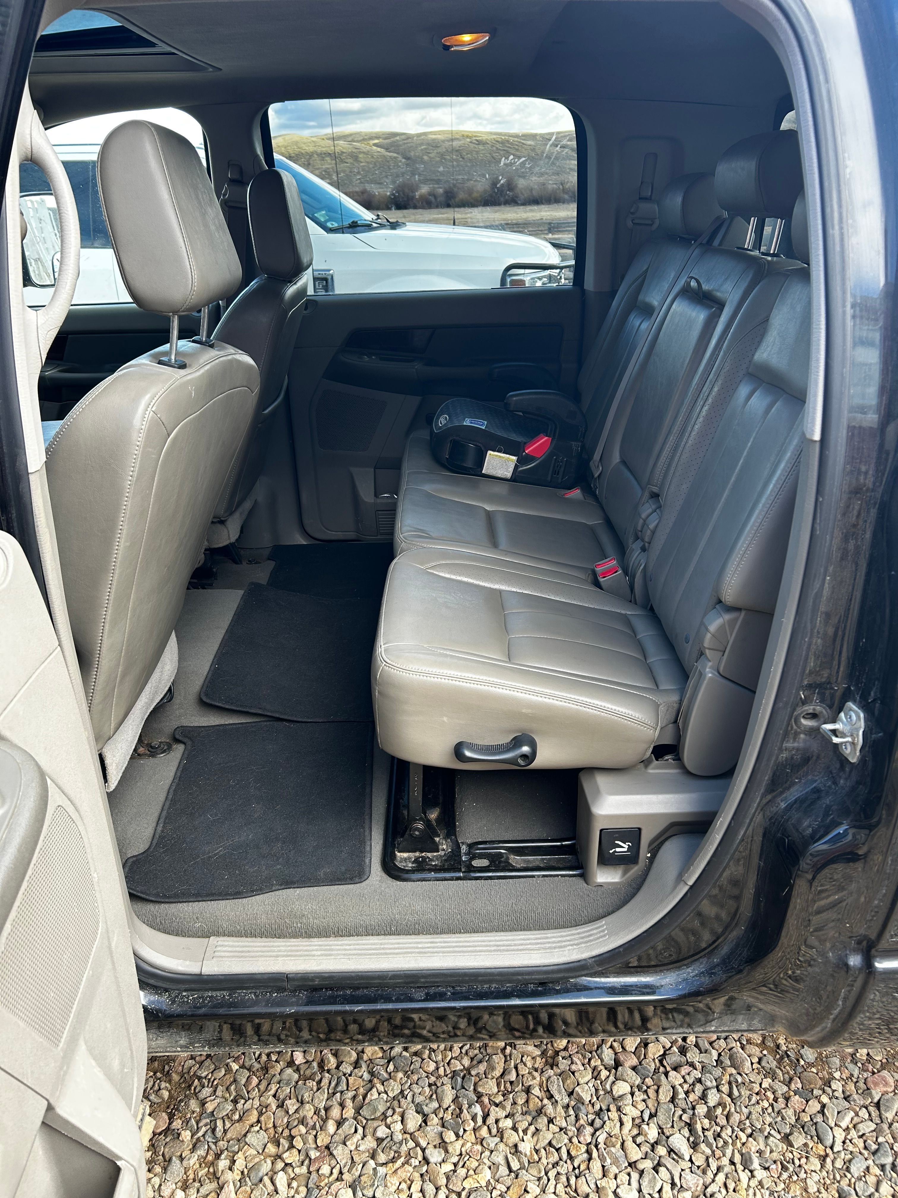 Used 2009 Dodge Ram 3500 Truck Laramie AWD/4WD image 9