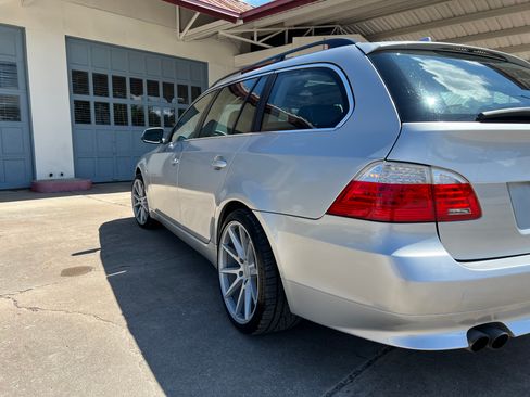 Used 2010 BMW 535i xDrive Wagon image 6