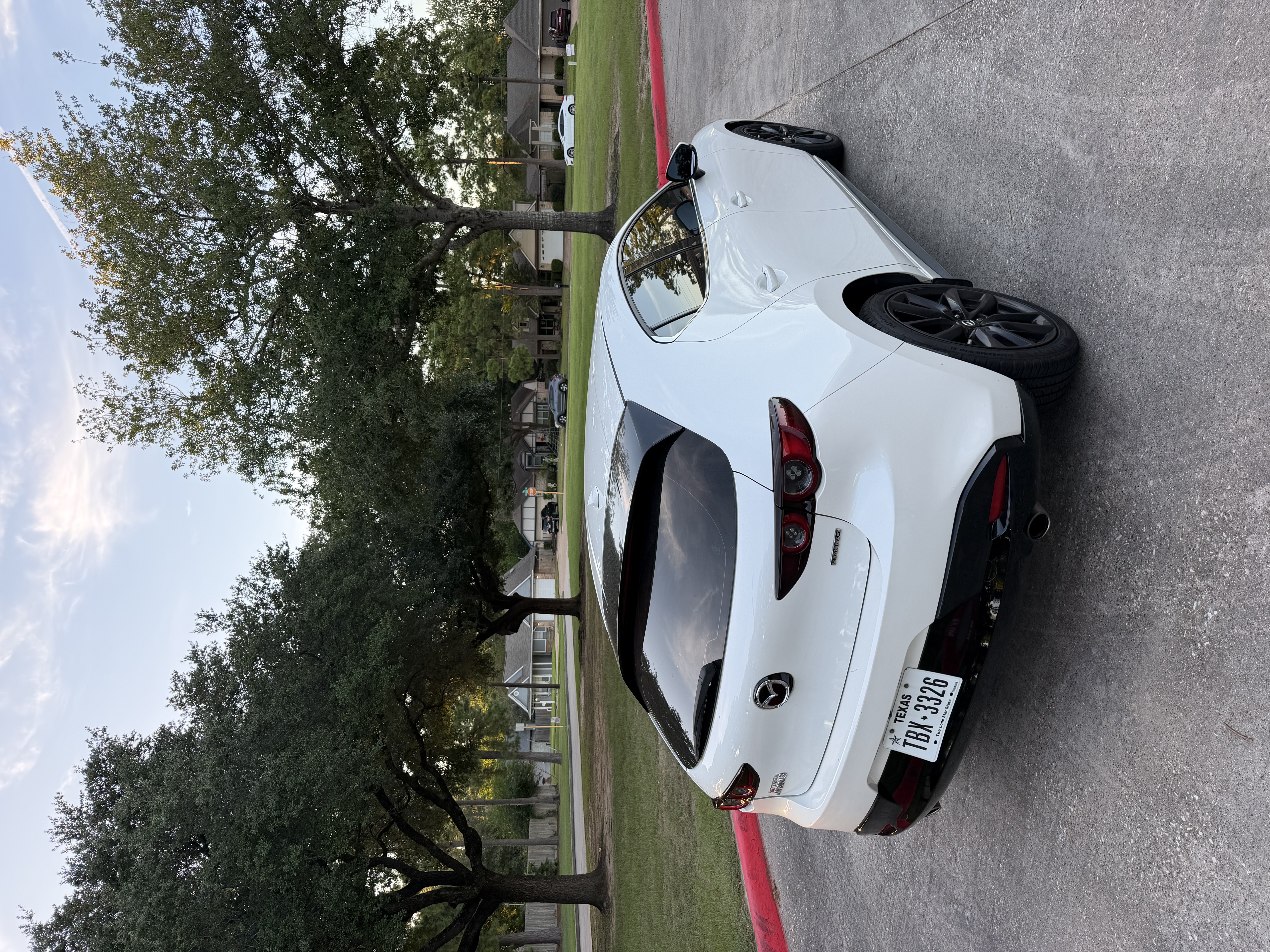 Used 2019 MAZDA MAZDA3 Hatchback w/ Premium Package FWD image 11